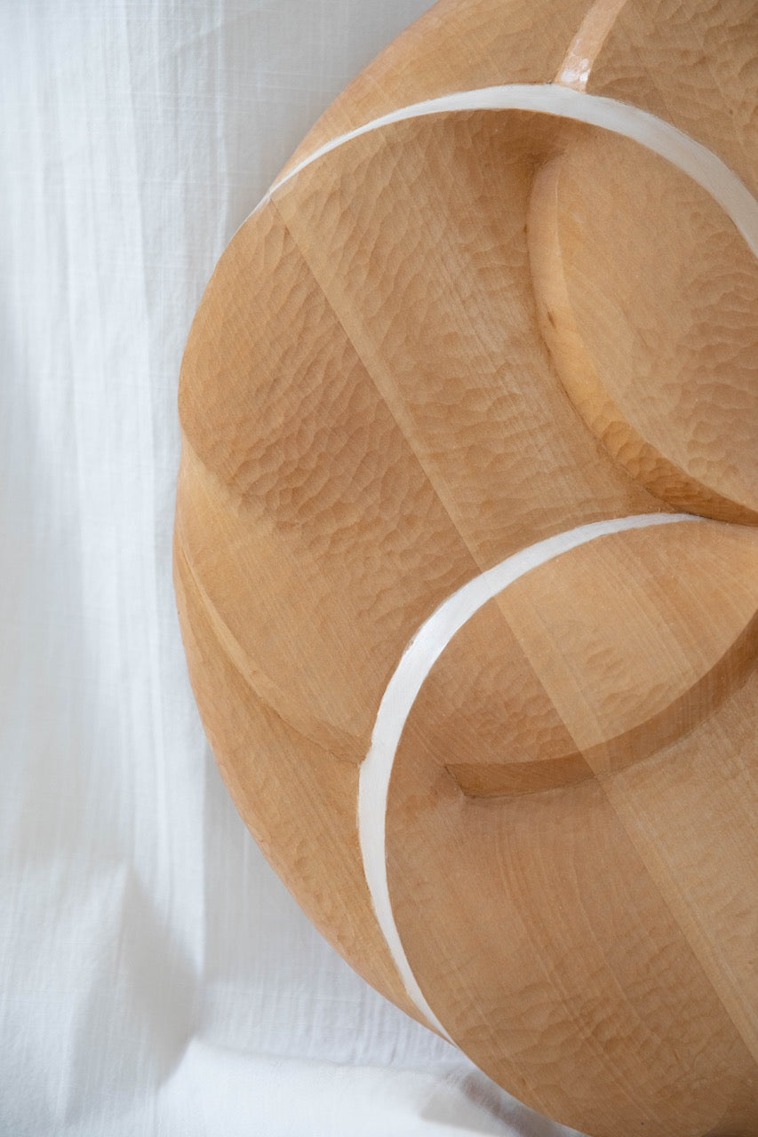 Svadobník (reliéf, lipové drevo)